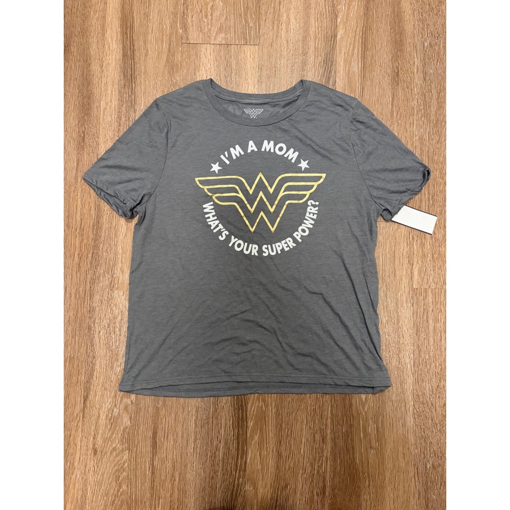 Wonder Woman Mom Super Power Graphic T-Shirt Gray Gold Metallic Size M NWT